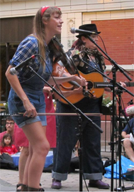 Caroline Fernald & Alan Stewart at Midwest Fiddle Championship